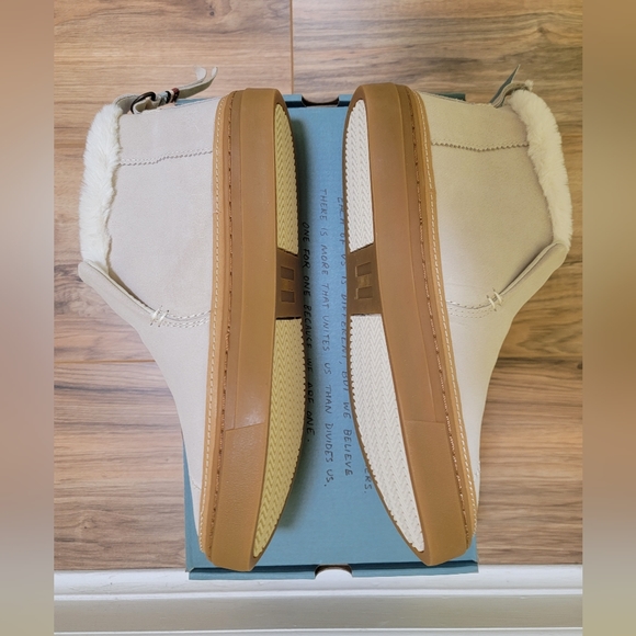TOMS Women's Paxton Mid Top Boots Cream Suede with Faux Fur Size 8 - Picture 6 of 12